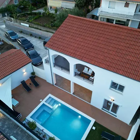 Bernie With A Pool Appartement