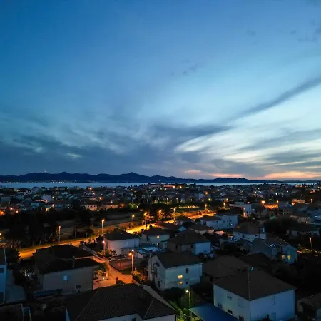 公寓 Bernie With A Pool