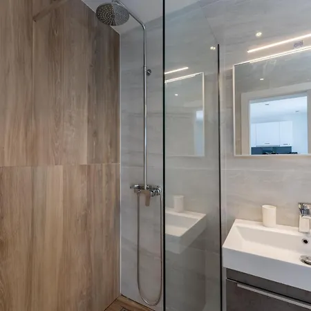 Bernie With A Pool 公寓