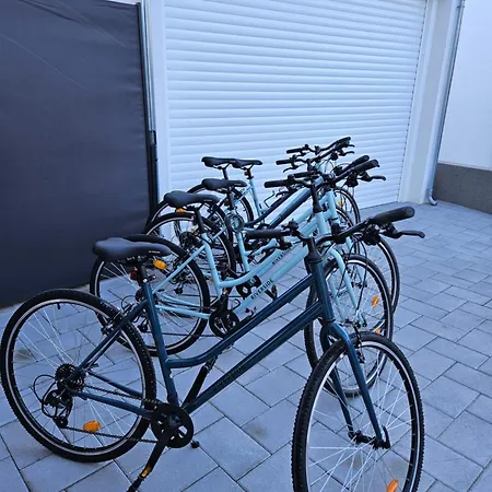 Bernie With A Pool 公寓