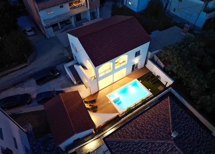 Bernie With A Pool *