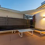 公寓 Bernie With A Pool