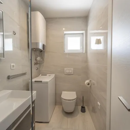 Bernie With A Pool Appartement Zadar