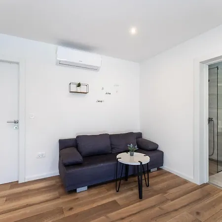 Bernie With A Pool Appartement