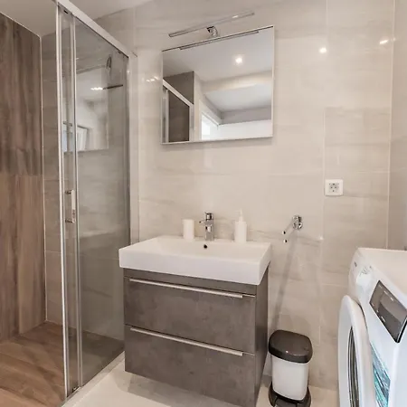 Bernie With A Pool Appartement *