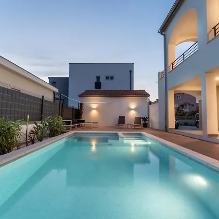 Bernie With A Pool Appartement