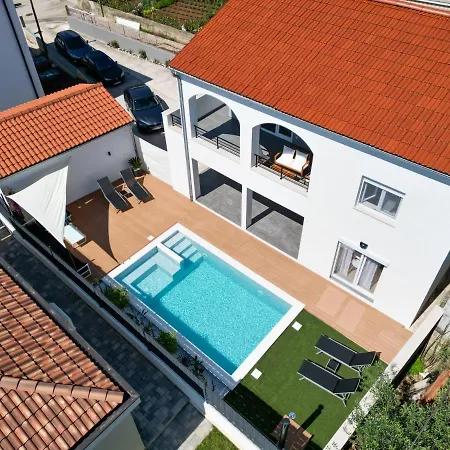 Bernie With A Pool *